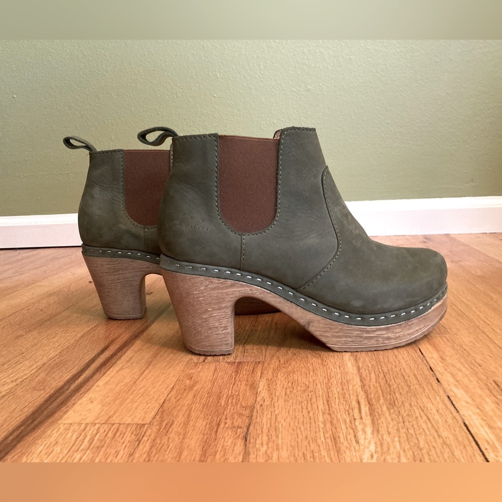 Calou Stockholm Doris Boot in Suede Olive Green. EU Size 37